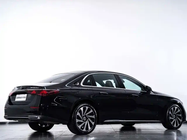 Mercedes-Benz E-Class — Фото автомобиля 6