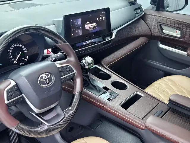 Toyota Granvia — Фото автомобиля 10