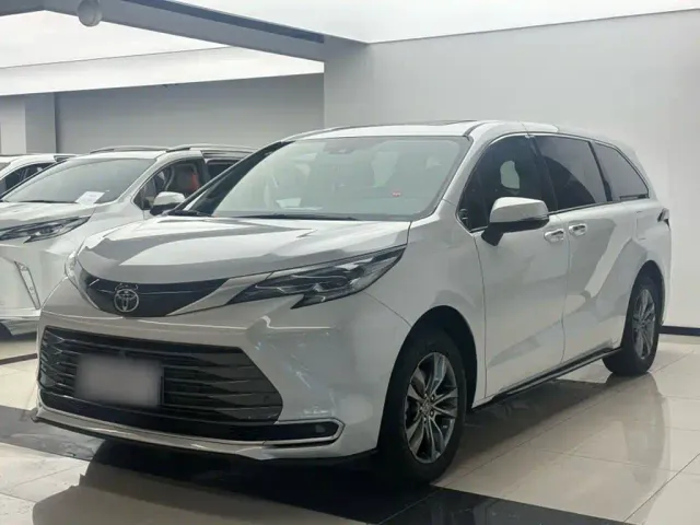 Фотография автомобиля — Toyota Sienna