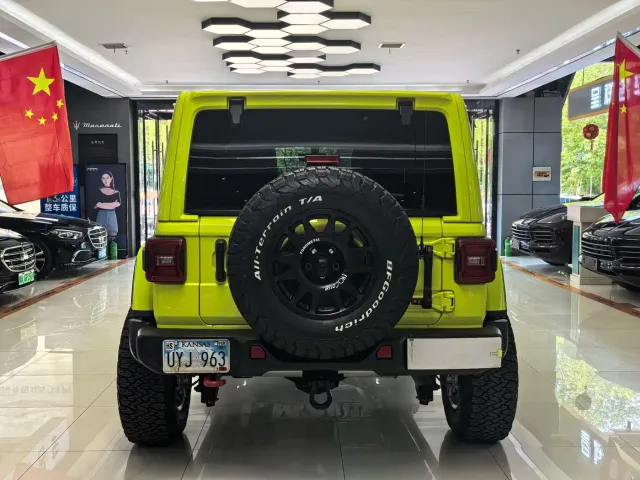 Jeep Wrangler — Фото автомобиля 14