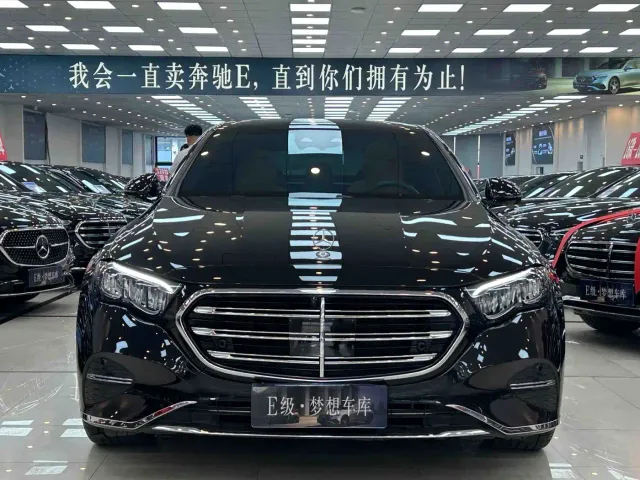 Фотография автомобиля — Mercedes-Benz E-Class