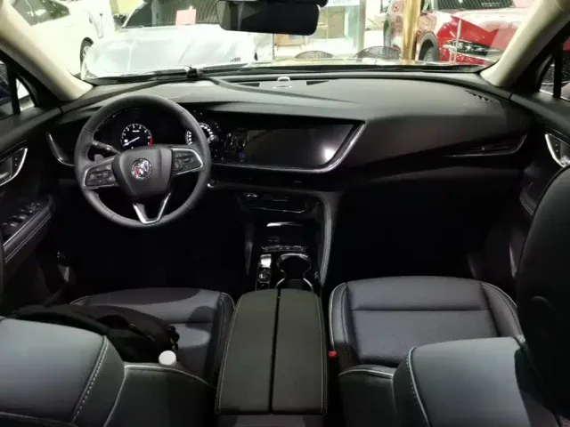 Buick Envision Plus — Фото автомобиля 9