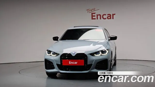 BMW i4 — Фото автомобиля 3