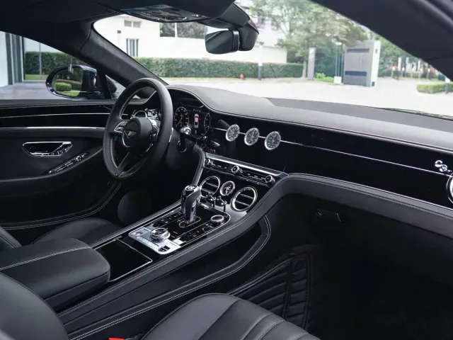 Bentley Continental — Фото автомобиля 23