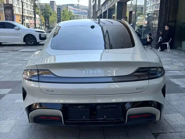 Xiaomi SU7 — Фото автомобиля 8