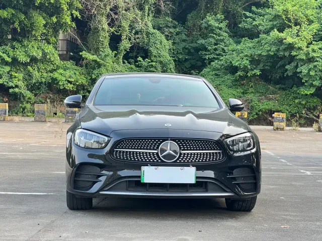 Фотография автомобиля — Mercedes-Benz E-Class