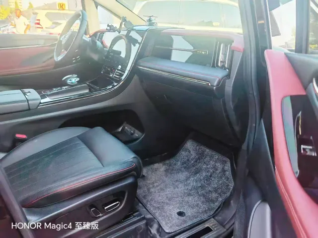 GAC Trumpchi M8 — Фото автомобиля 13