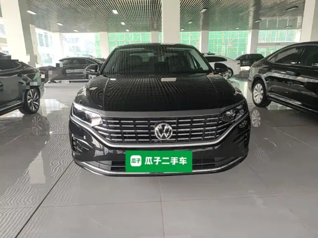 Volkswagen Passat — Фото автомобиля 2