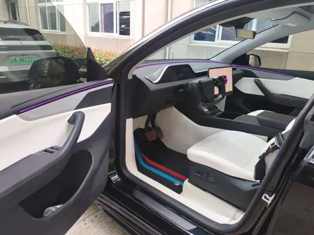 Tesla Model Y — Фото автомобиля 15
