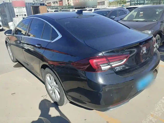 Buick Regal — Фото автомобиля 4