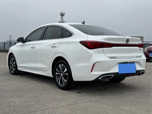 Changan Eado — Фото автомобиля 6
