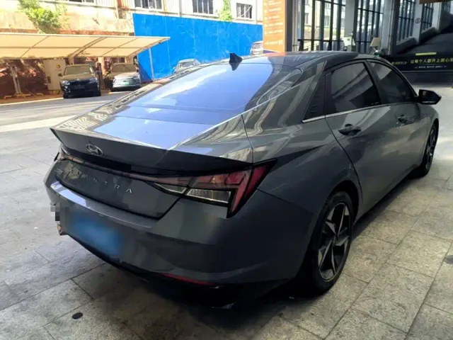 Hyundai Elantra — Фото автомобиля 6