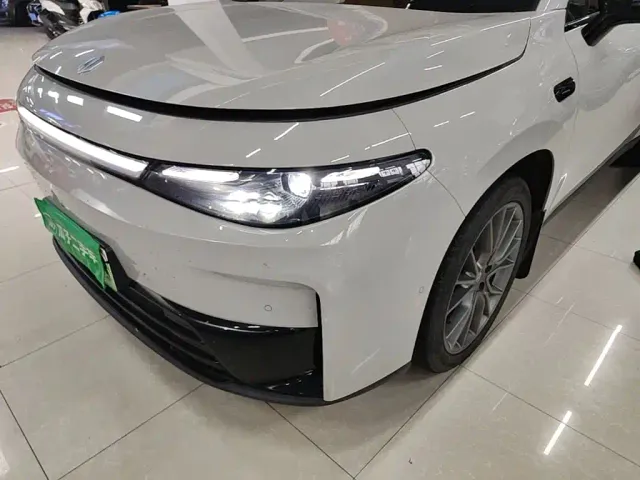 Leapmotor C10 — Фото автомобиля 23
