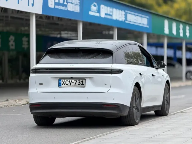 Li Auto i6 — Фото автомобиля 6