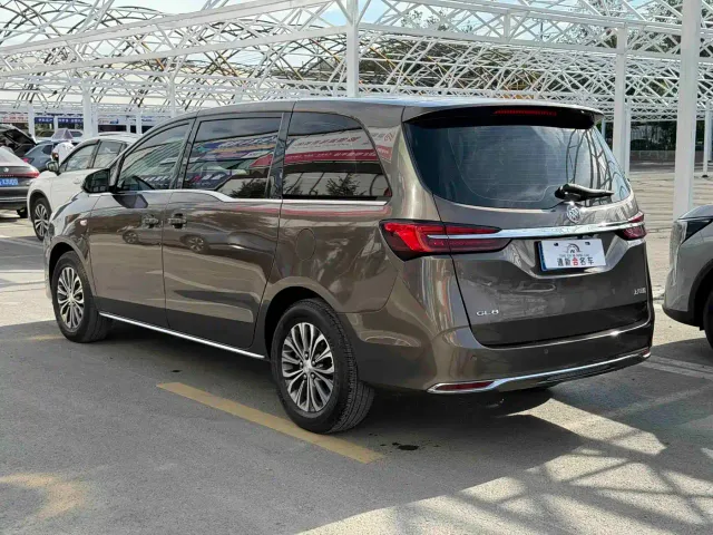 Buick GL8 — Фото автомобиля 7