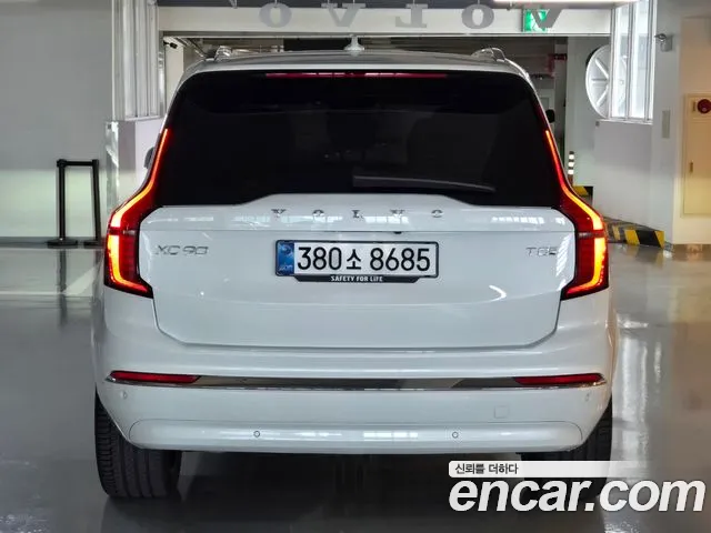 Volvo XC90 — Фото автомобиля 4