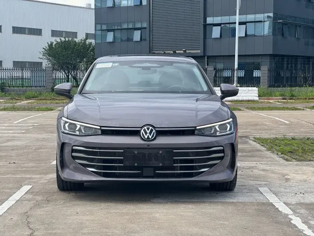 Volkswagen Passat — Фото автомобиля 2