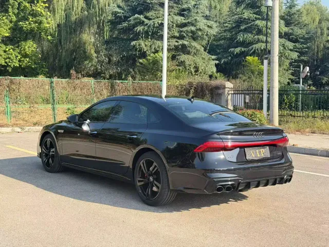 Audi A7L — Фото автомобиля 4