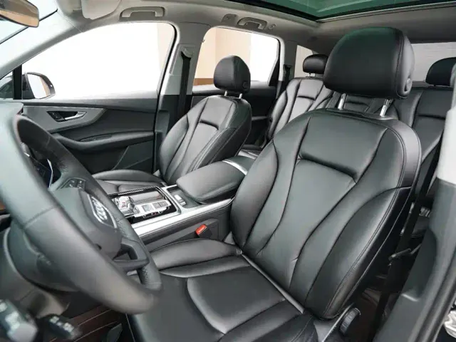 Audi Q7 — Фото автомобиля 4