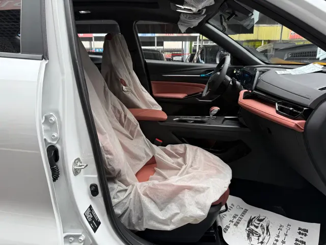 Changan X5 Plus — Фото автомобиля 10