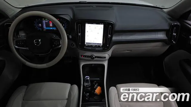 Вольво XC40 B4 Ultimate Bright — Фото автомобиля 6