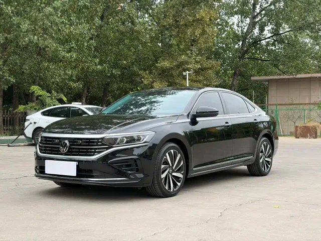 Фотография автомобиля — Volkswagen Passat