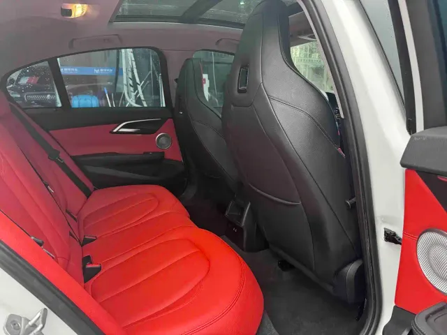 BMW 1 Series — Фото автомобиля 9