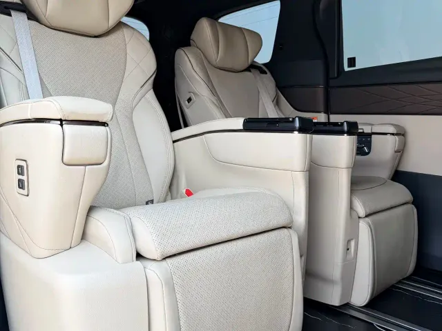Toyota Vellfire — Фото автомобиля 9