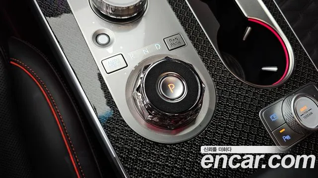 Genesis GV80 — Фото автомобиля 9