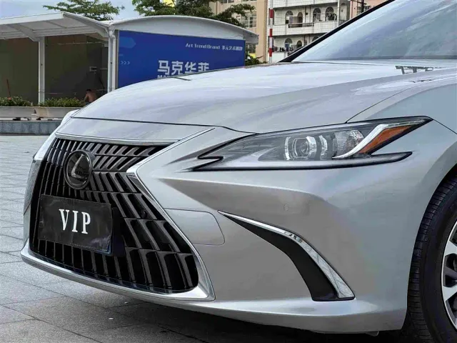 Lexus ES — Фото автомобиля 21