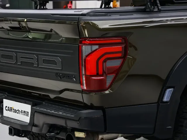 Ford F-150 Raptor — Фото автомобиля 9