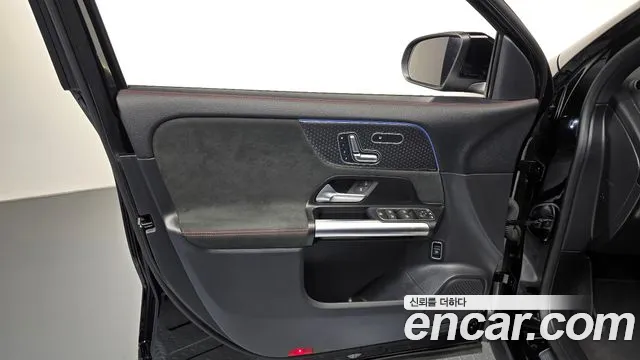 Mercedes-Benz GLA-Class — Фото автомобиля 19