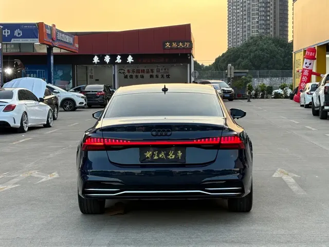 Audi A7L — Фото автомобиля 21