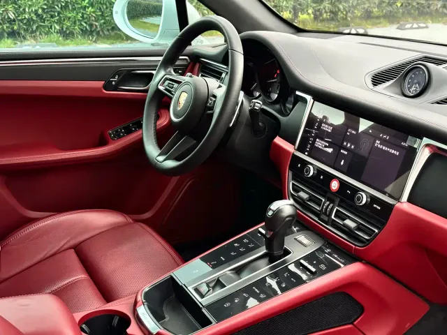 Porsche Macan — Фото автомобиля 19