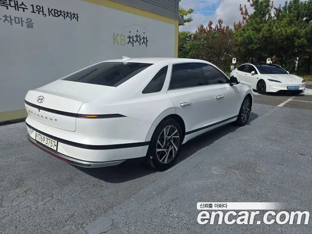 Hyundai Grandeur GN7 — Фото автомобиля 4