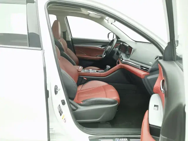 Changan CS75 Plus — Фото автомобиля 23