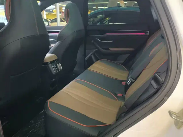 BYD Song PLUS — Фото автомобиля 16