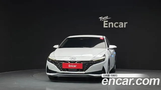 Hyundai Avante — Фото автомобиля 3