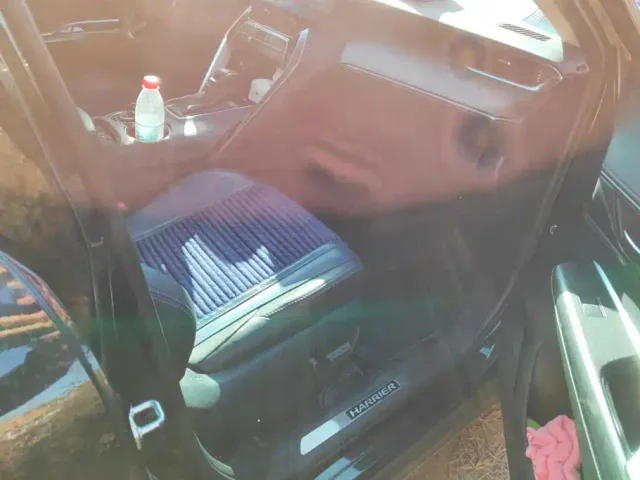 Toyota Harrier — Фото автомобиля 8