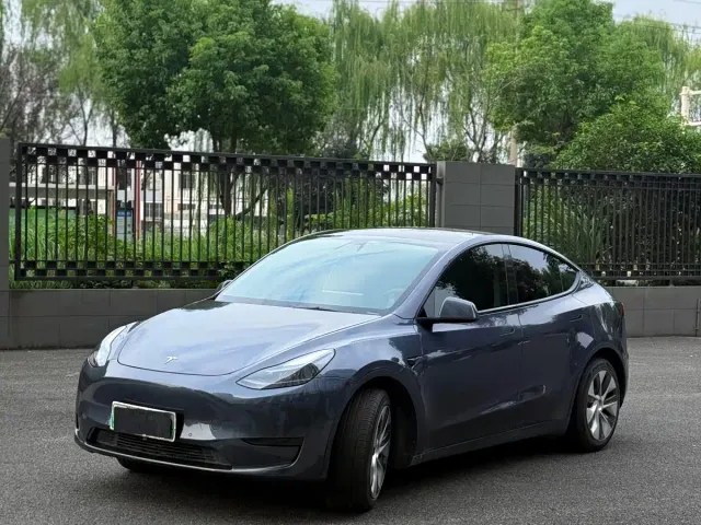 Фотография автомобиля — Tesla Model Y