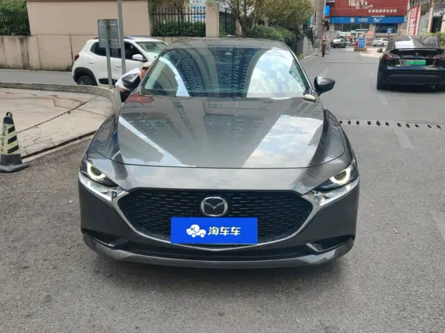 Mazda Axela — Фото автомобиля 2