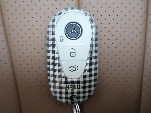 Mercedes-Benz E-Class — Фото автомобиля 25