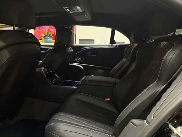 Bentley Flying Spur — Фото автомобиля 9