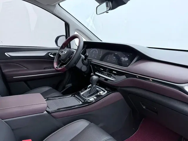 GAC Trumpchi M6 — Фото автомобиля 9