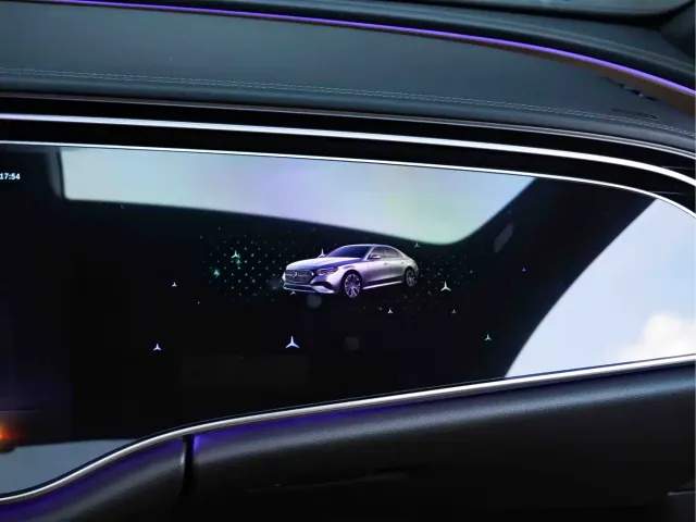 Mercedes-Benz E-Class — Фото автомобиля 25