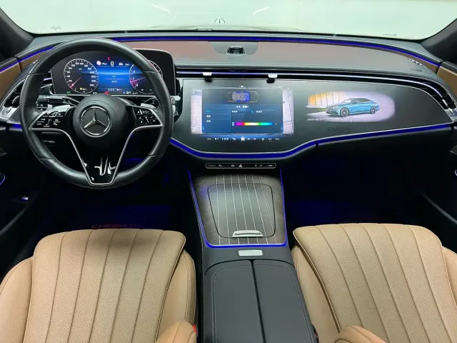 Mercedes-Benz E-Class — Фото автомобиля 12