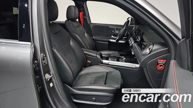 Mercedes-Benz GLB-Class — Фото автомобиля 24