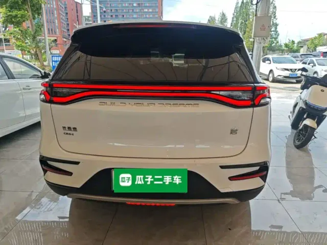 BYD Tang — Фото автомобиля 3