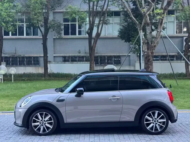 MINI Hatch — Фото автомобиля 3