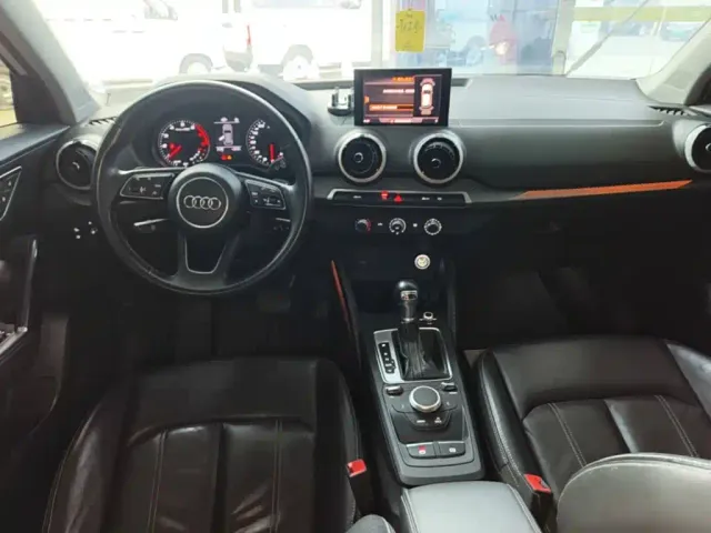 Audi Q2L — Фото автомобиля 9